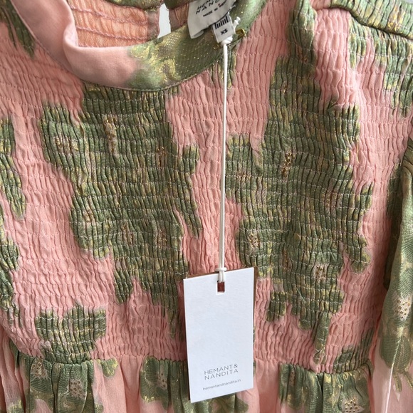 NWT, HEMANT & NANDITA, Allura dress in peach - Picture 5 of 7